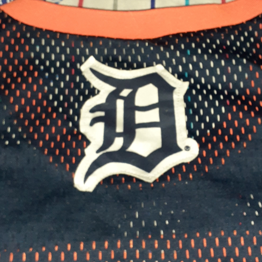 2017 Detroit Tigers Vintage Tank Top Jersey MLB - Picture 3 of 6